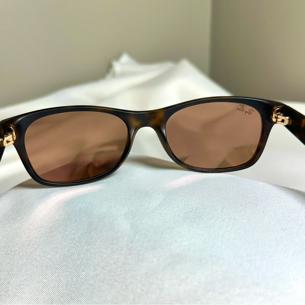 Ray-Ban New Wayfarer Sunglasses Tortoise with Copper Flash Lenses - Picture 5 of 8